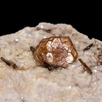Bastnäsite-(Ce), Allanite-(Ce), Dolomite