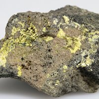 Umohoite, Nováčekite
