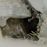 Uranopolycrase, Zircon, Schorl