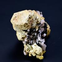 Bastnäsite-(Ce), Monazite-(La), Microcline