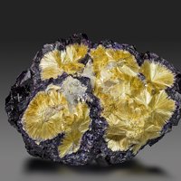 Carpholite, Fluorite