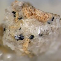 Landauite, Albite