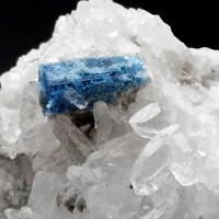 Bazzite, Quartz