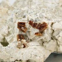 Labuntsovite-Mg
