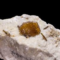 Bastnäsite-(Ce), Allanite-(Ce), Dolomite