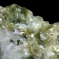 Bakhchisaraitsevite, Dolomite