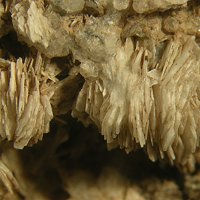 Nabesite, Analcime