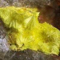 Calcurmolite, Quartz