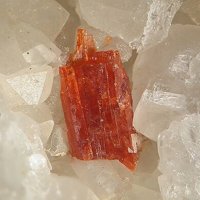 Labuntsovite-Mg