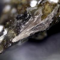 Calcinaksite