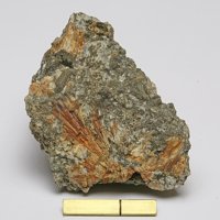 Labuntsovite-Fe