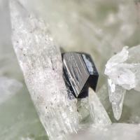 Babingtonite, Calcite