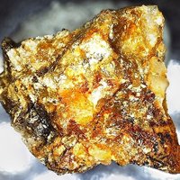 Tainiolite
