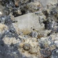 Calciohilairite, Kuzmenkoite-Mn