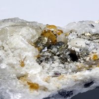 Quintinite, Pyrite