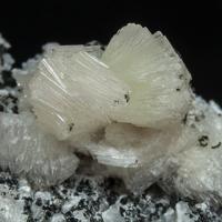 Bavenite, Albite, Chlorite Group