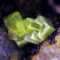 Uranospinite, Goethite