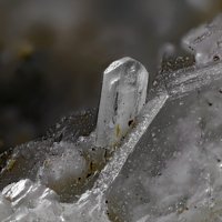 Kainosite-(Y), Quartz, Feldspar Group