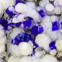 Callaghanite, Hydromagnesite