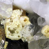 Gagarinite-(Y), Quartz, Microcline