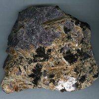 Umbozerite, Serandite, Vuonnemite