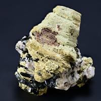 Bastnäsite-(Ce), Monazite-(La), Microcline
