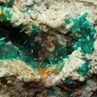 Macquartite, Dioptase, Wulfenite