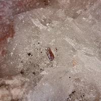 Calderónite, Quartz