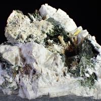 Calcioburbankite, Aegirine, Microcline