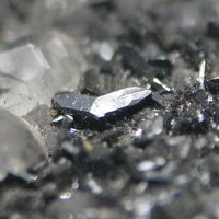 Quenselite, Calcite