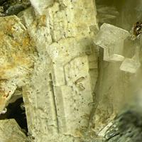 Bastnäsite-(Ce), Mckelveyite Group, Albite