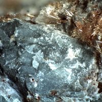 Narsarsukite, Raite, Leucosphenite