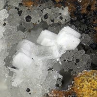 Lanthanite-(Ce)
