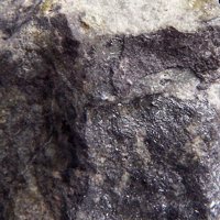 Pääkkönenite, Stibnite