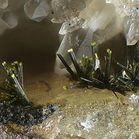 Ianthinite, Schoepite
