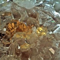 Macquartite, Quartz