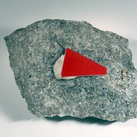 Labuntsovite-Mn, Aegirine, Analcime