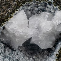 Garronite-Ca, Analcime