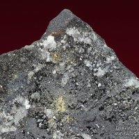Quenselite, Braunite, Calcite