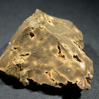 Caryochroite