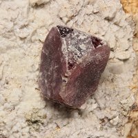 Danalite, Albite