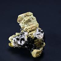 Bastnäsite-(Ce), Monazite-(La), Microcline