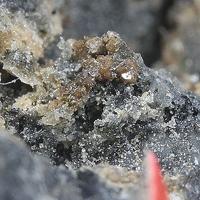 Calciohilairite, Kuzmenkoite-Mn