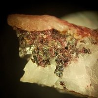 Gamagarite, Calcite