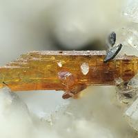 Aeschynite-(Y)