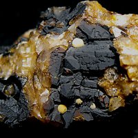 Carlhintzeite, Goethite