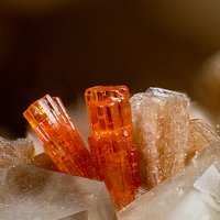 Labuntsovite-Mg, Catapleiite