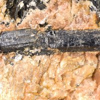 Samarskite-(Y), Microcline, Muscovite