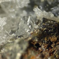 Lanthanite-(La)