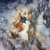 Labuntsovite-Mn
